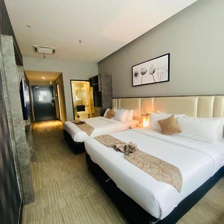 Glex Hotel Signature Джохор Бахру Екстериор снимка