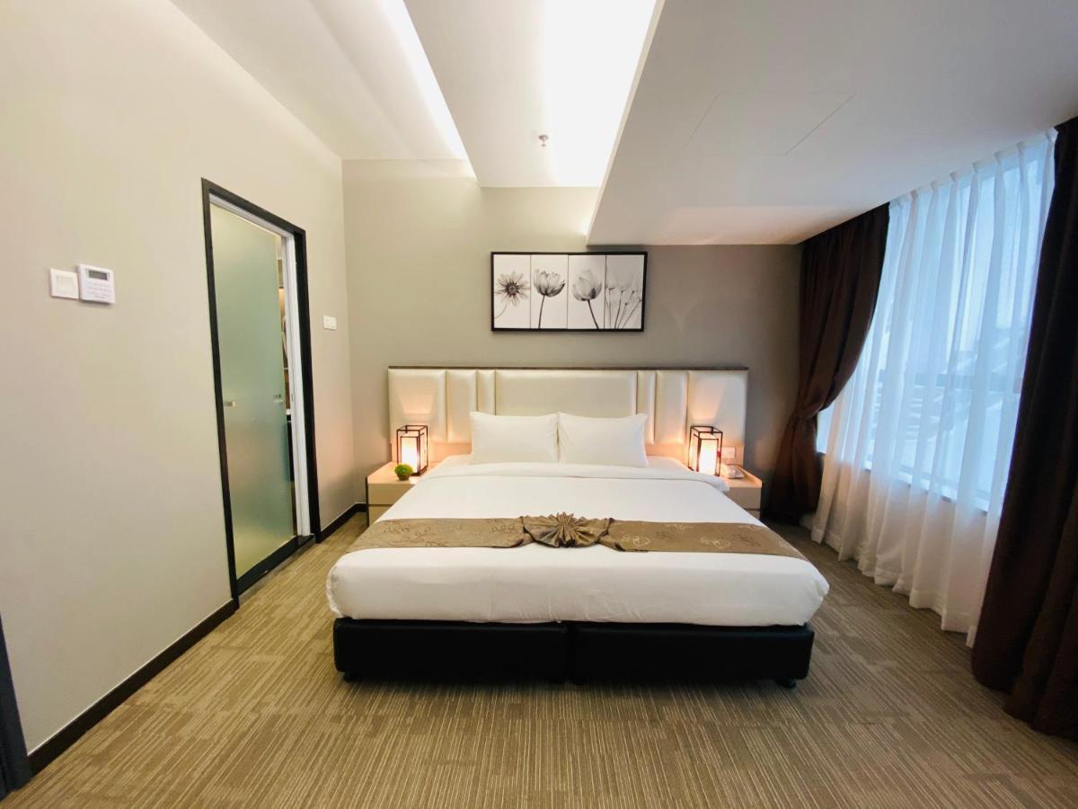 Glex Hotel Signature Джохор Бахру Екстериор снимка