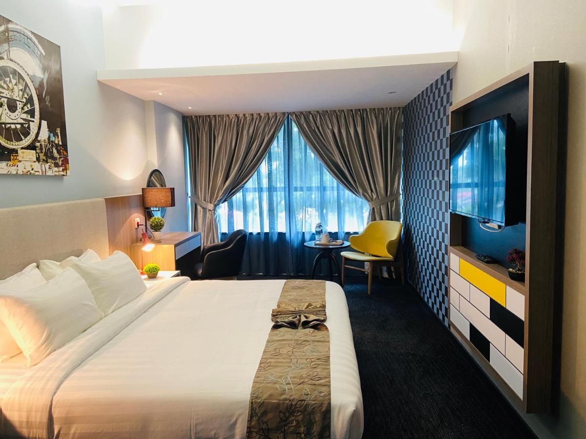Glex Hotel Signature Джохор Бахру Екстериор снимка