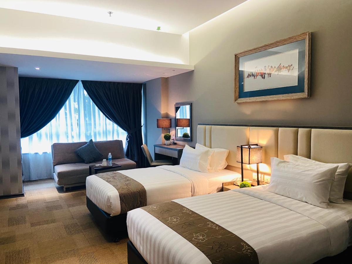 Glex Hotel Signature Джохор Бахру Екстериор снимка