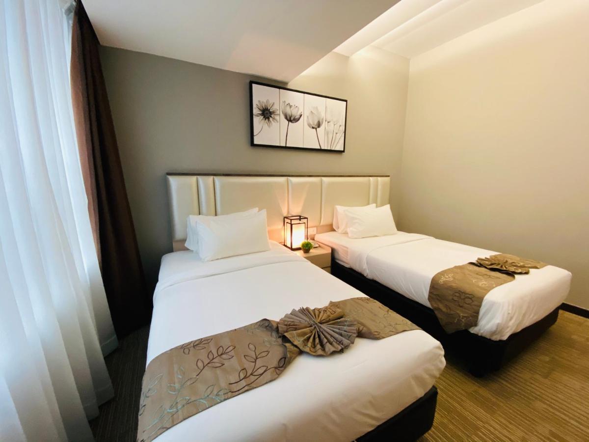 Glex Hotel Signature Джохор Бахру Екстериор снимка