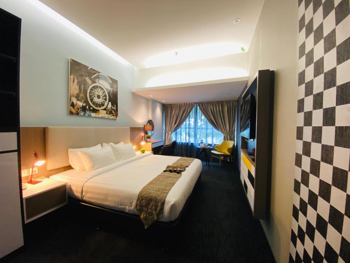 Glex Hotel Signature Джохор Бахру Екстериор снимка