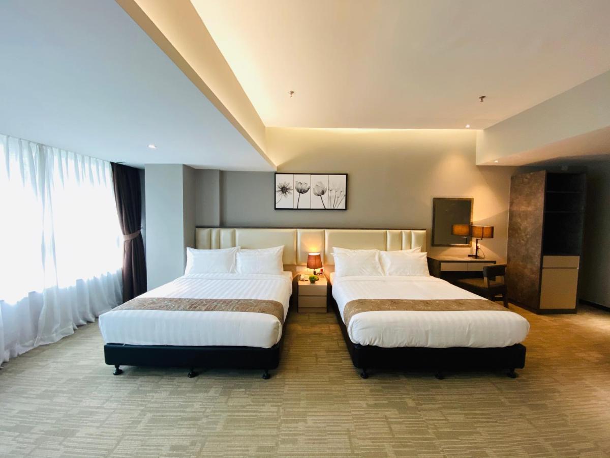 Glex Hotel Signature Джохор Бахру Екстериор снимка