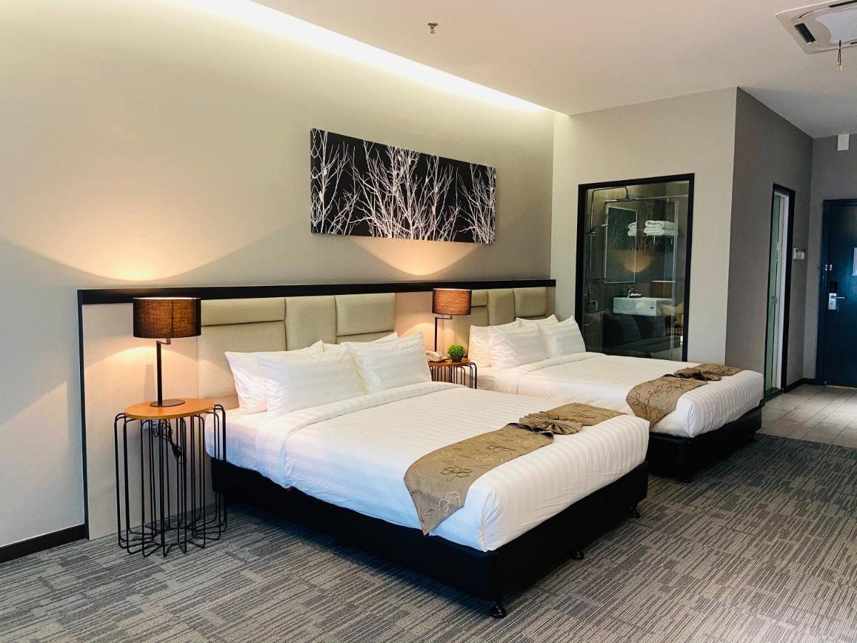 Glex Hotel Signature Джохор Бахру Екстериор снимка