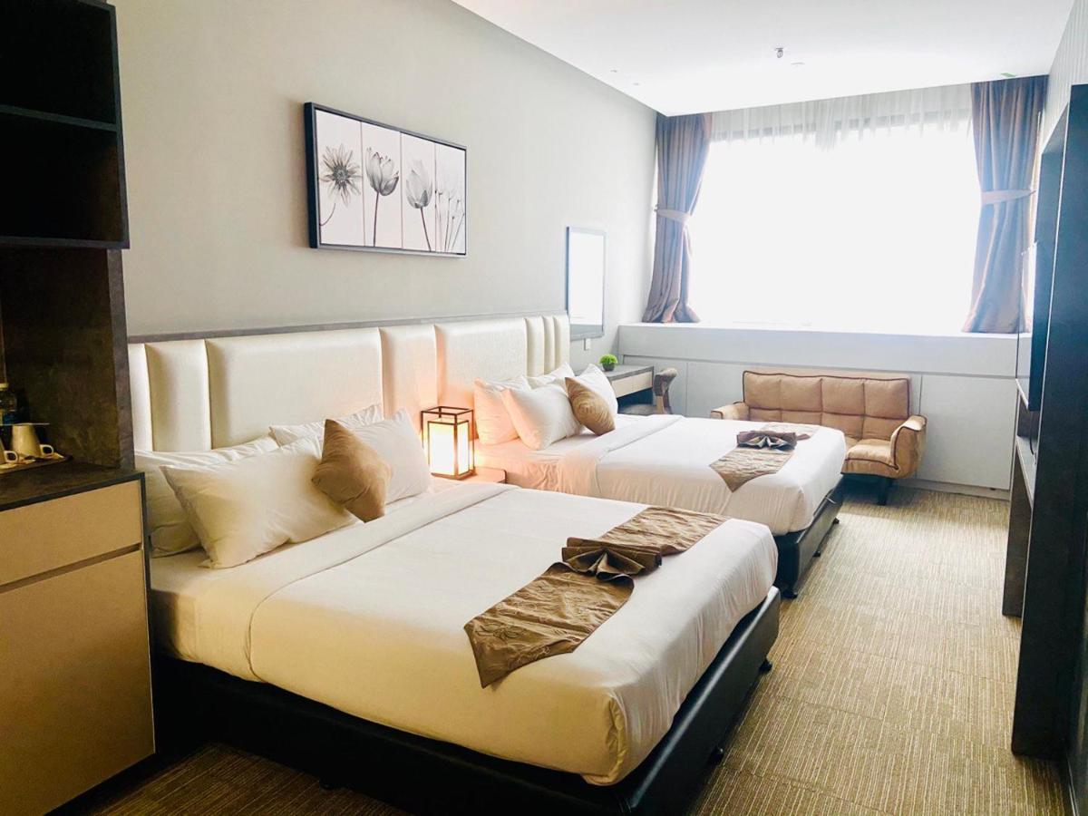 Glex Hotel Signature Джохор Бахру Екстериор снимка