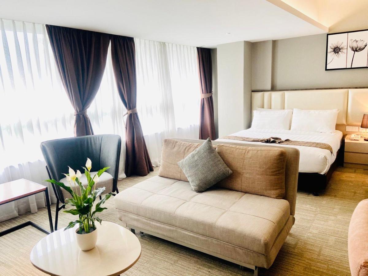 Glex Hotel Signature Джохор Бахру Екстериор снимка