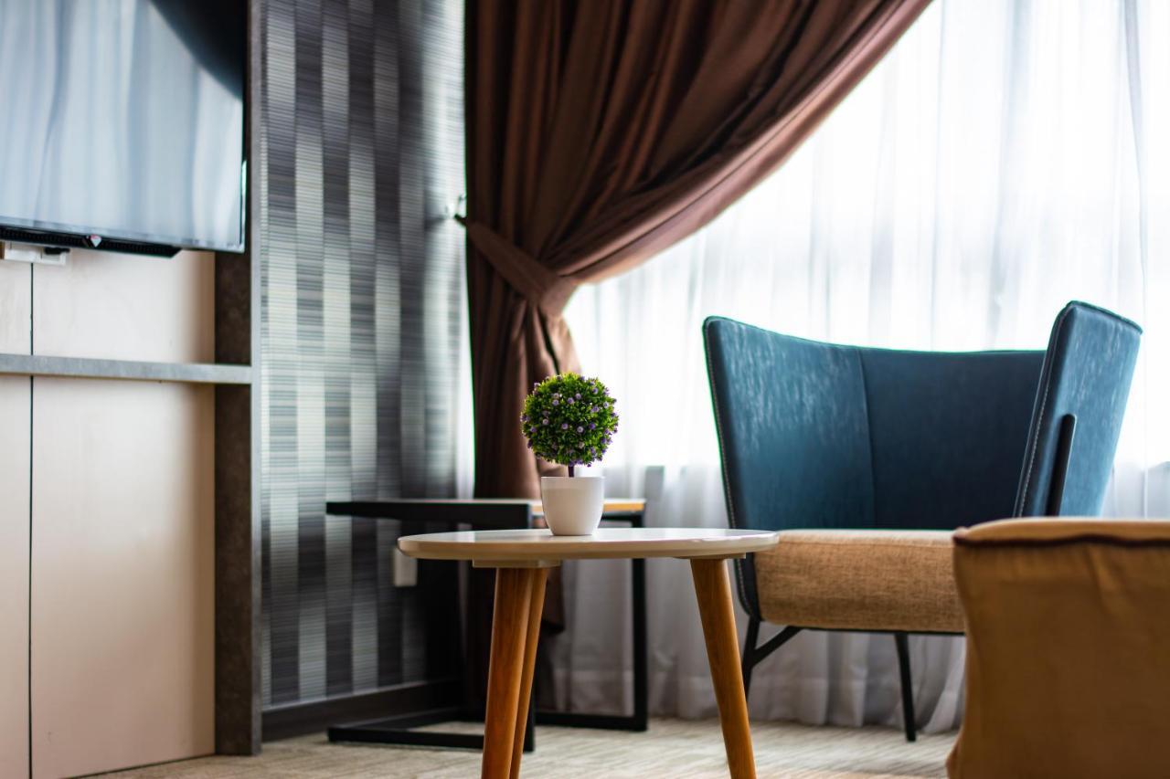 Glex Hotel Signature Джохор Бахру Екстериор снимка