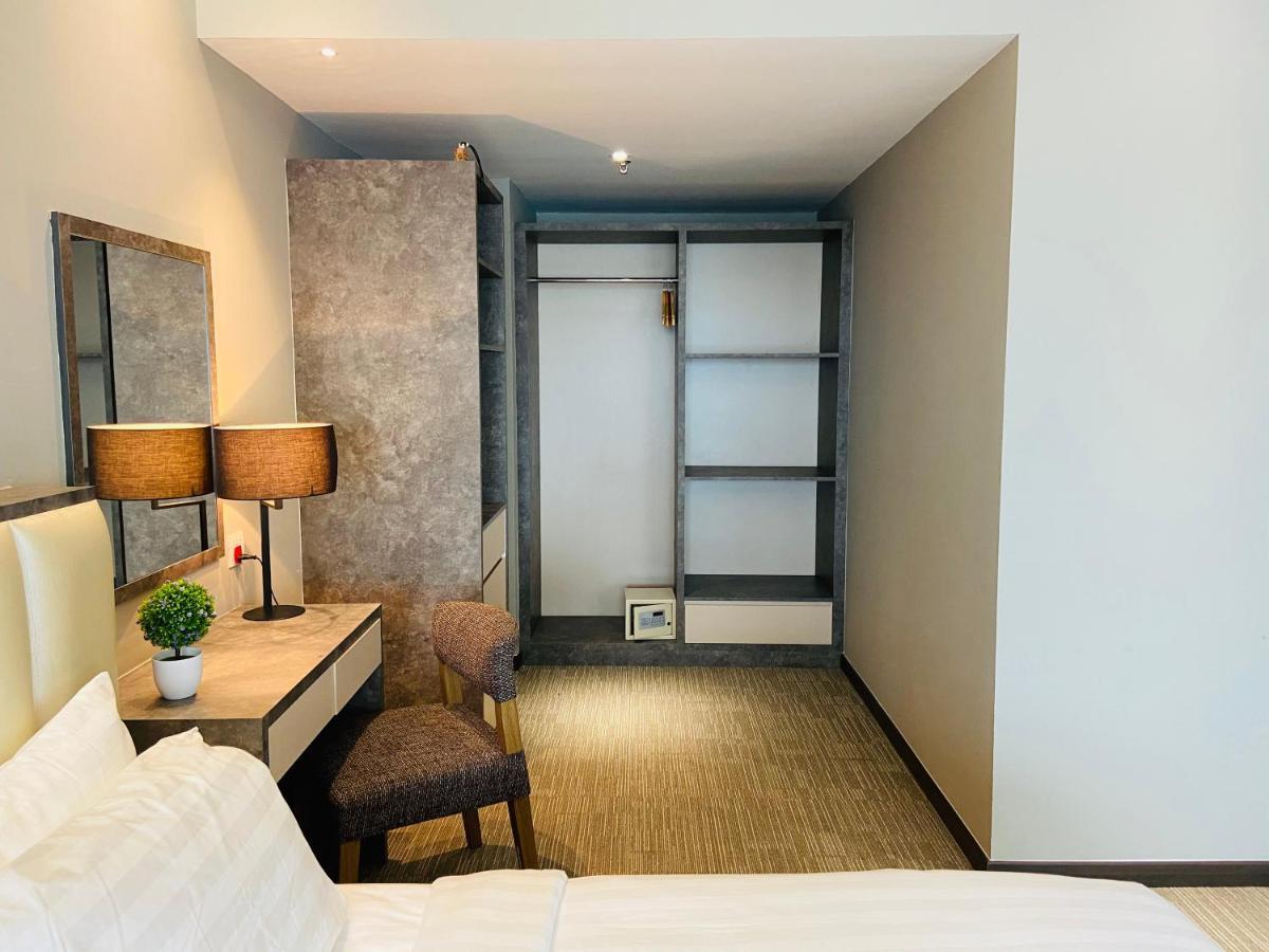 Glex Hotel Signature Джохор Бахру Екстериор снимка