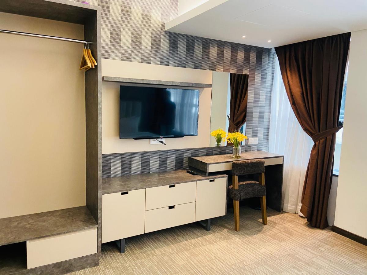 Glex Hotel Signature Джохор Бахру Екстериор снимка